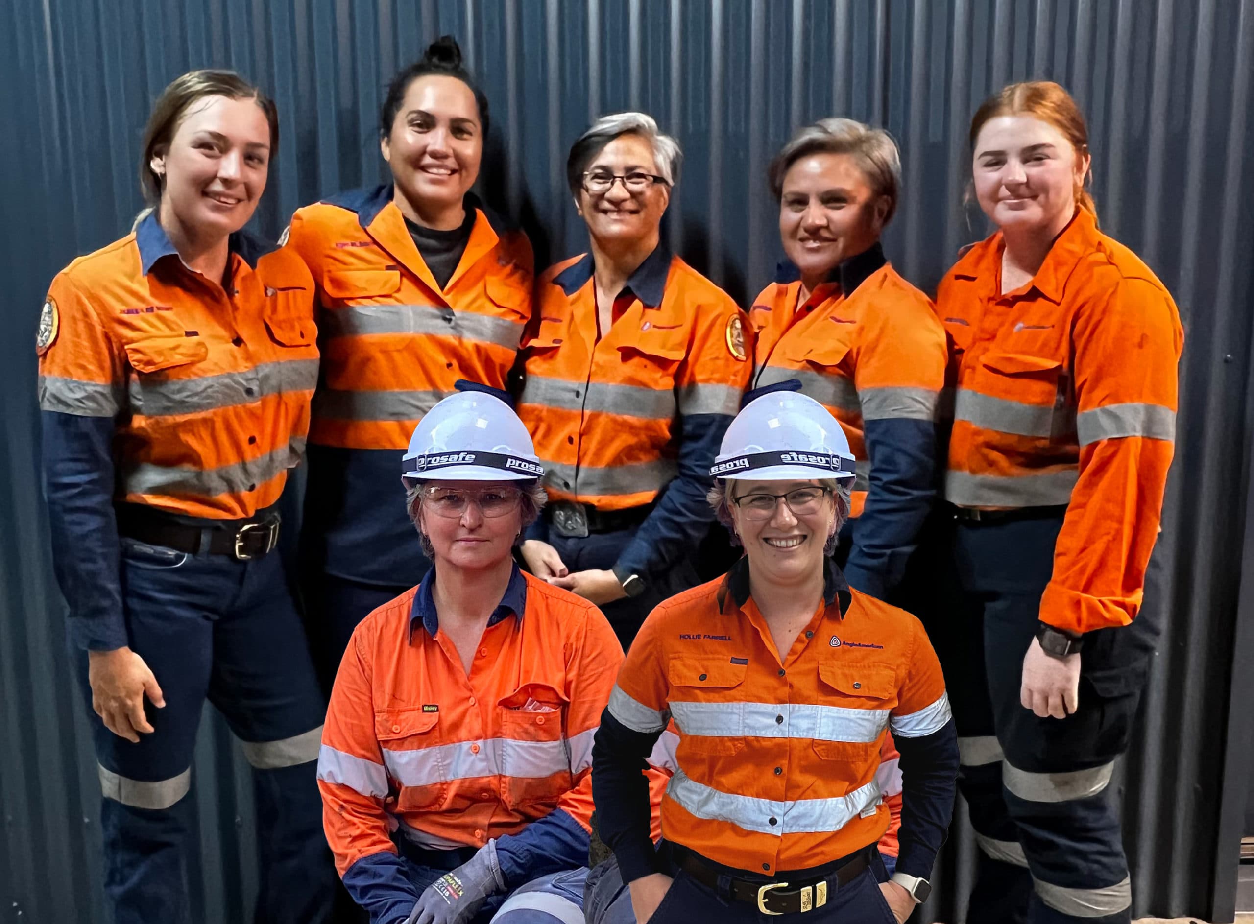 Tim Workshop Lengkap - Seluruh anggota tim ahli berkumpul bersama